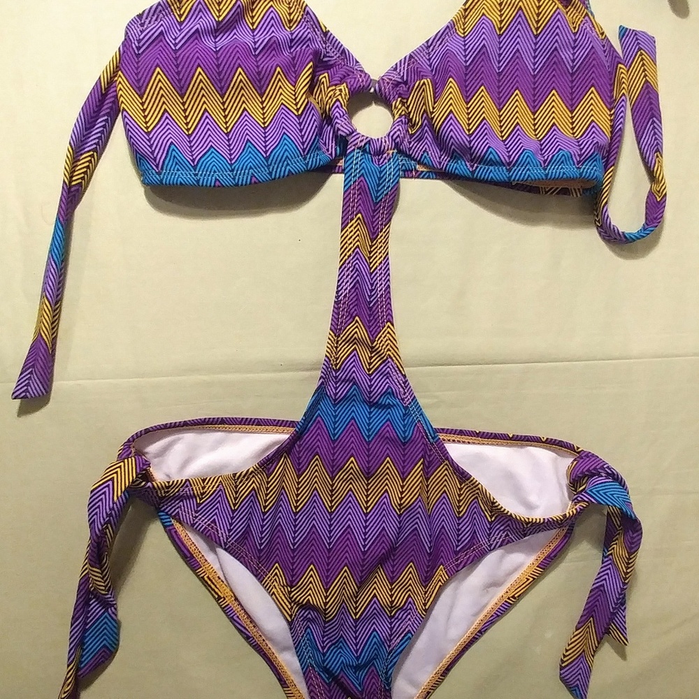 WET SEAL Women's Size Small Monokini Multicolor